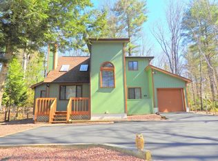 3277 Greenbriar Dr, East Stroudsburg, PA