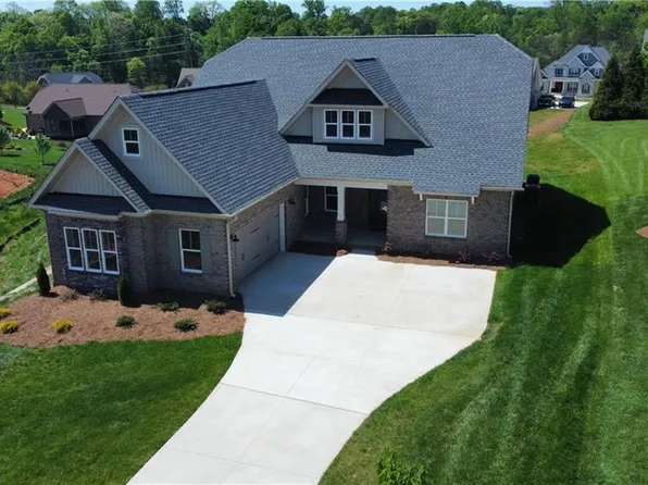 124 Grandworth Way, King, NC 27021