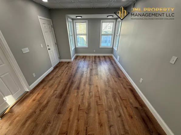 47 Bogle St #2, Fall River, MA 02723