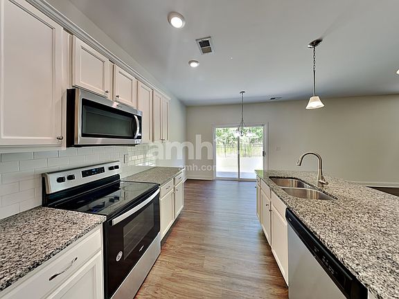 3rd image of 2467 Napa Valley Dr