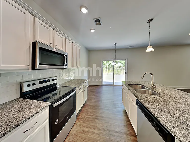 2467 Napa Valley Dr — Photo 3