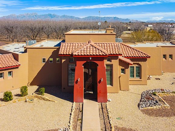 3rd image of 275 Sandy Beach Rd