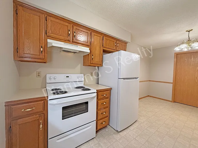 1442 / 1444 W Rainey Duplex — Photo 9