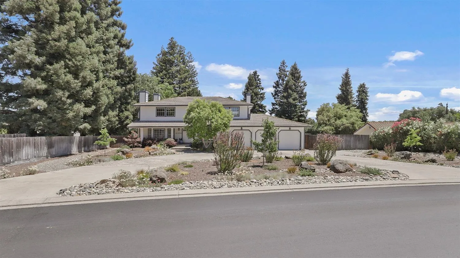 11530 Oak Hill Dr photo 1