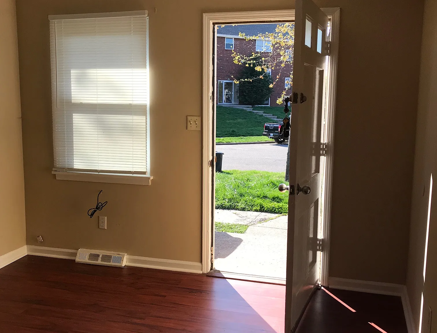 2 bed, 750 sqft, $1,099 — Photo 4