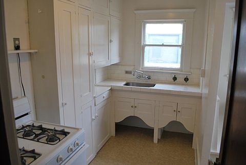 3rd image of 366 Carroll Park E APT D