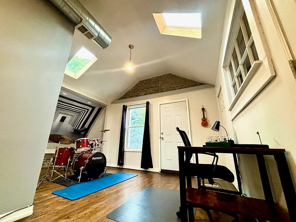 N Trumbull Ave