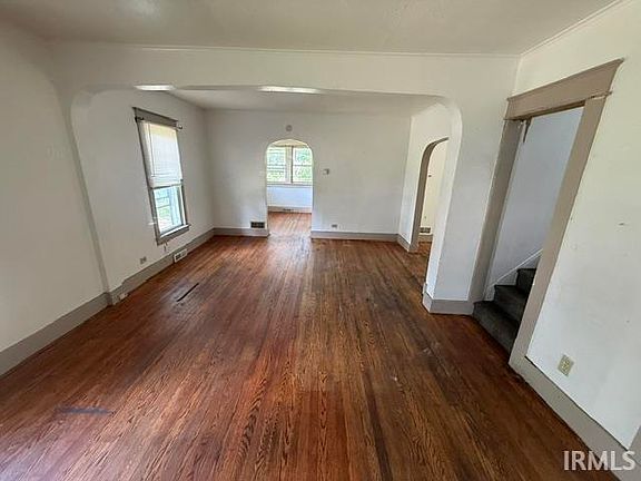 4th image of 1922 Leer St
