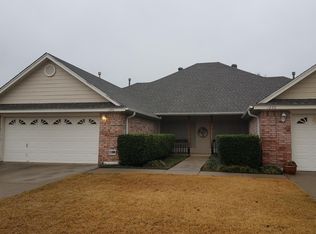 1240 Trailwood Dr, Hurst, TX 76053