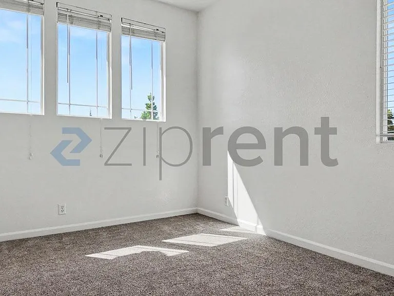 2342 Canary Dr — Photo 32