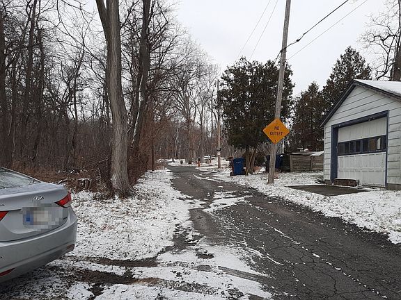 5th image of 13120 Morse St