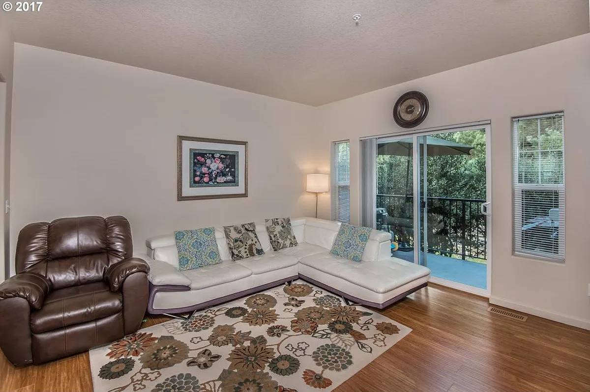 10539 NE Cedar Falls Loop — Photo 4