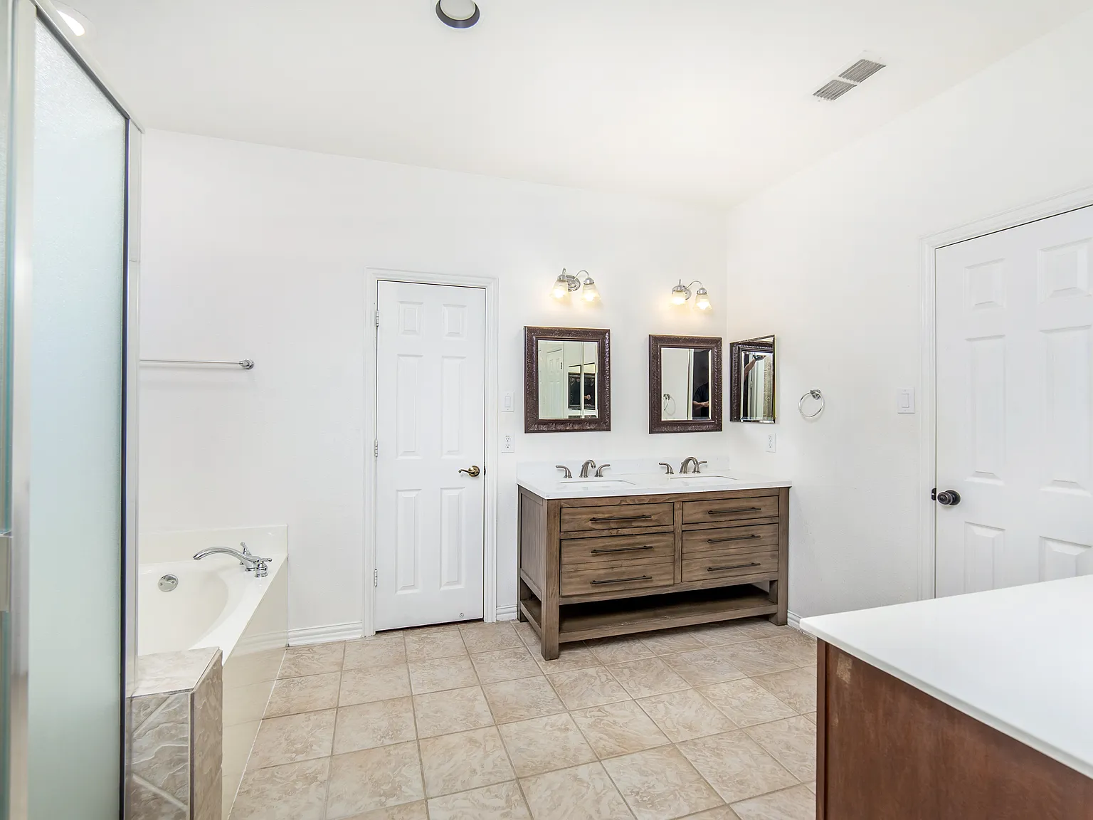 4 bed, 2971 sqft, $3,700 — Photo 3