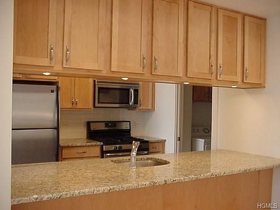 4th image of 141 Main St APT E