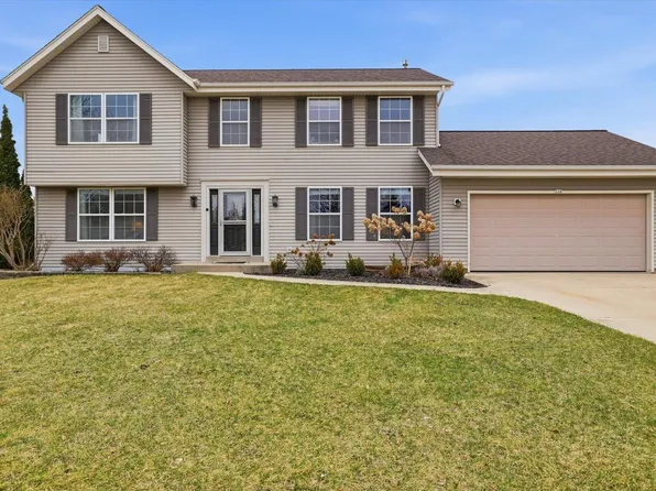 116 North Weiss WAY, Saukville, WI 53080