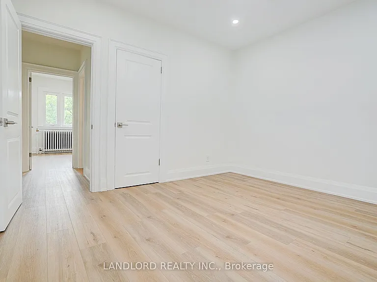 2520 Bloor St W #12 — Photo 27