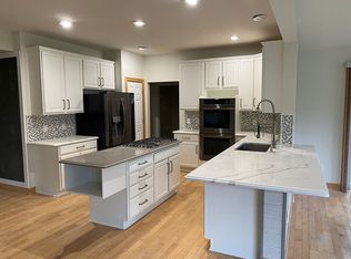 13410 Hillsboro Ave, Savage, MN 55378