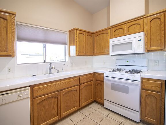3rd image of 14354 E 53rd St