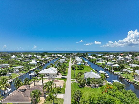 3rd image of 24306 Buccaneer Blvd