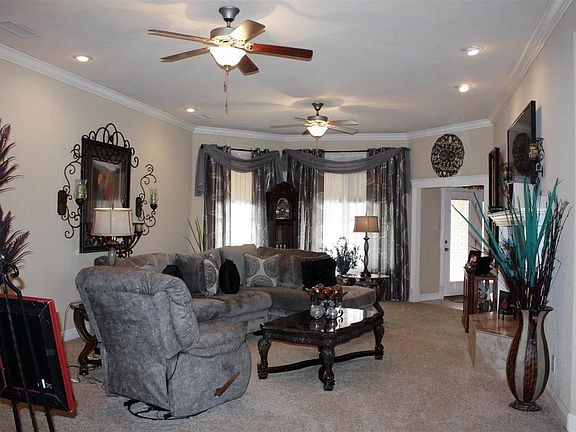 3rd image of 8 Solana Ln