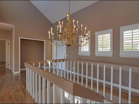 5th image of 520 Regency Dr