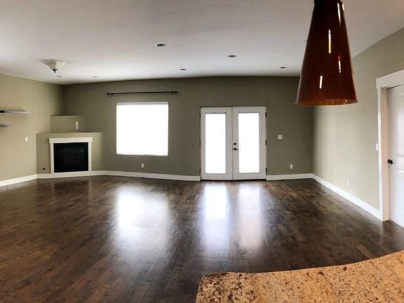Kitchen/Main Living Space