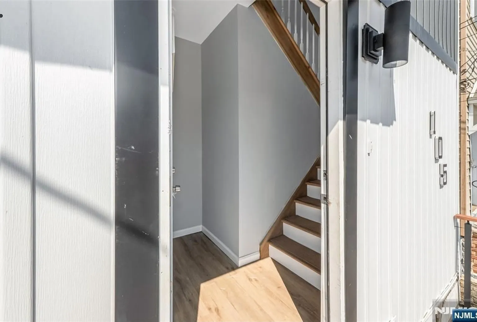 2 bed, 900 sqft, $2,450 — Photo 4