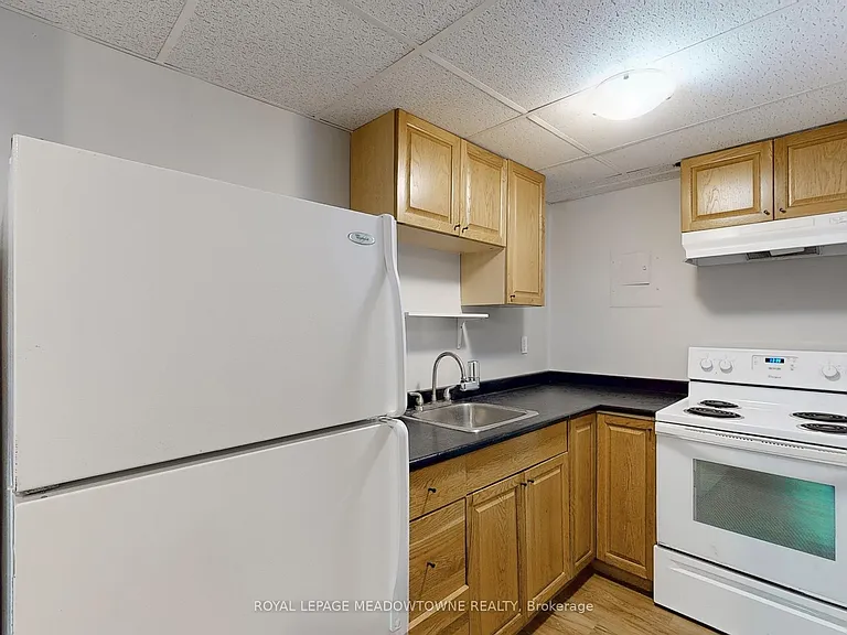 12 Wesleyan St #6 — Photo 8