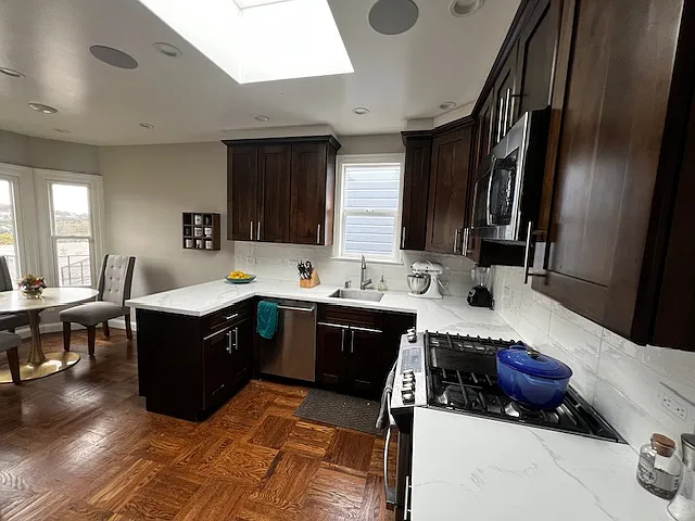 739 Rockdale Dr — Photo 33