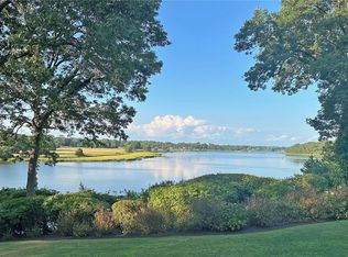 17 Pojac Point Rd, North Kingstown, RI 02852