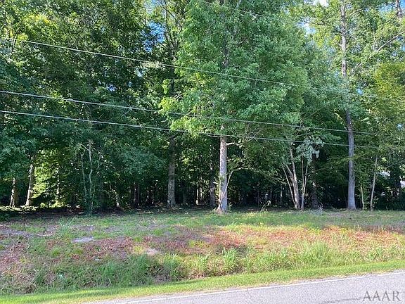 3rd image of 225 Country Club Dr
