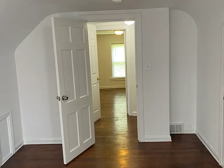 570 W Clarkston Rd — Photo 21