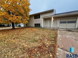 2503 W 3rd St, Sioux Falls, SD 57104