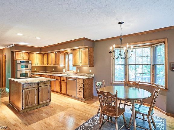 2nd image of 7996 Buckthorn Dr