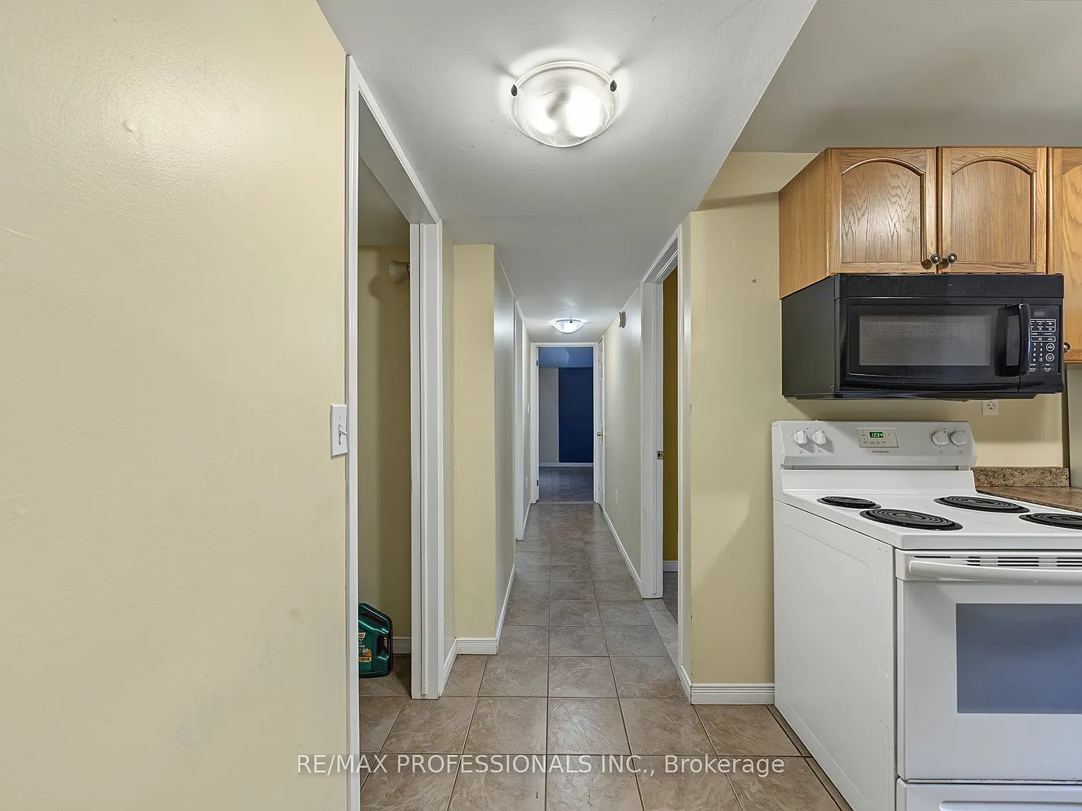 3 bed, $1,600 — Photo 2