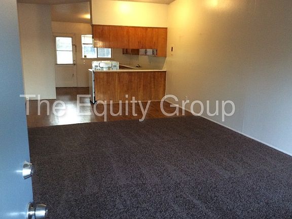 2nd image of 1140 W Tulare Ave