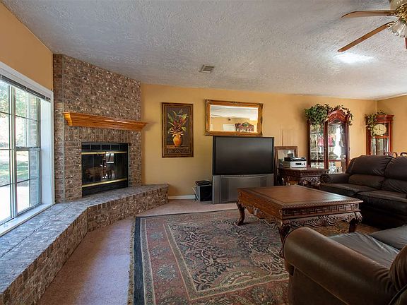 5th image of 335 Angleridge Dr