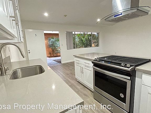 5th image of 2320 Vanderbilt Ln #3