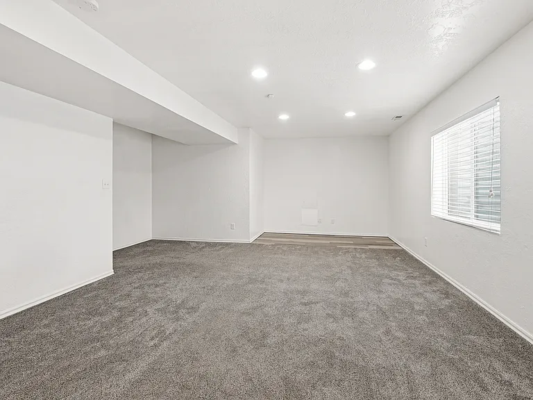 2156 E Frontier St — Photo 12