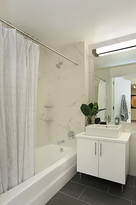 Rented by Red Apple Group | media 40