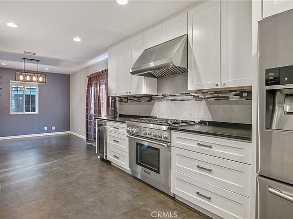 3rd image of 5774 Bertrand Ave