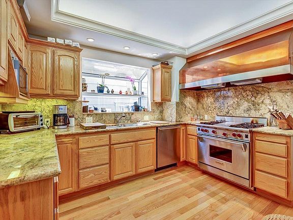 3rd image of 123 Buena Vista Ave E APT 2