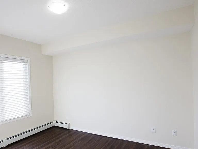 440 Sherwood Blvd NW — Photo 7