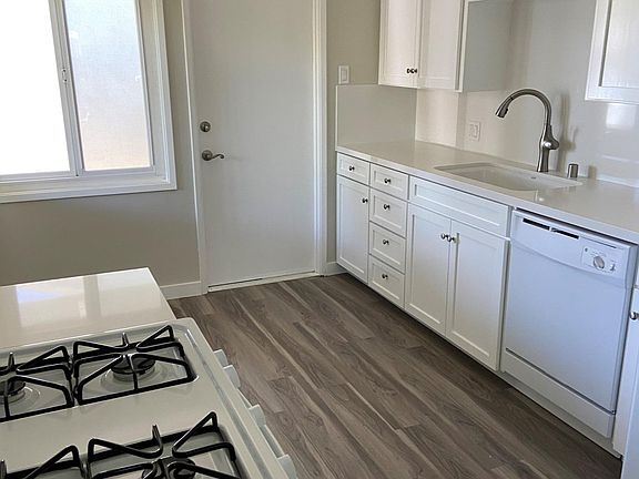 2nd image of 1401 Clay St #1401