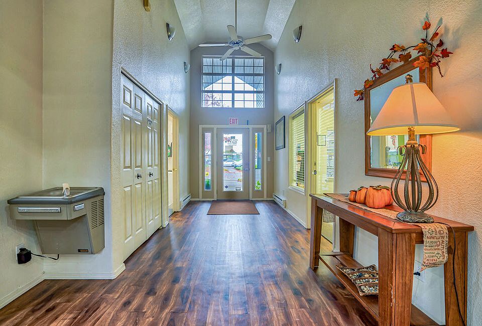 1st image of 720 SE Oak Glen Way #213