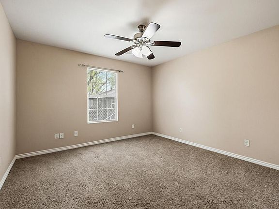 3rd image of 119 N Andrews Ave
