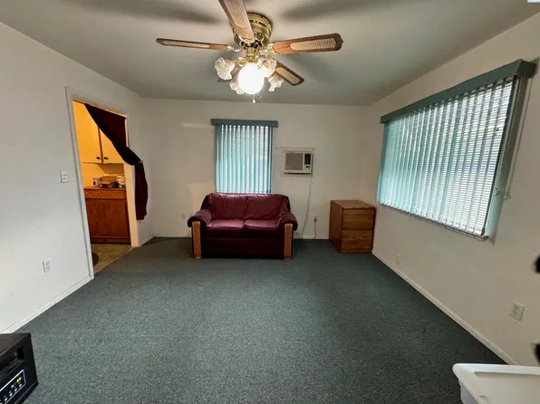 414 N 4th St, Sunnyside, WA 98944