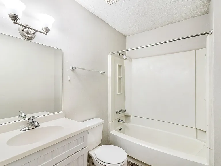 Bradford Place Apartments — Photo 4