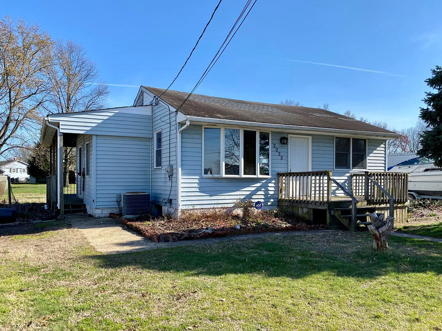 Spacious 3BD/1BA Home with a Huge Fenced Backyard in Essex! — Photo 1