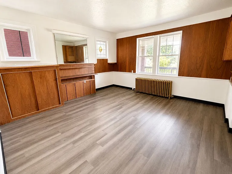 144 Sumner Ave — Photo 4